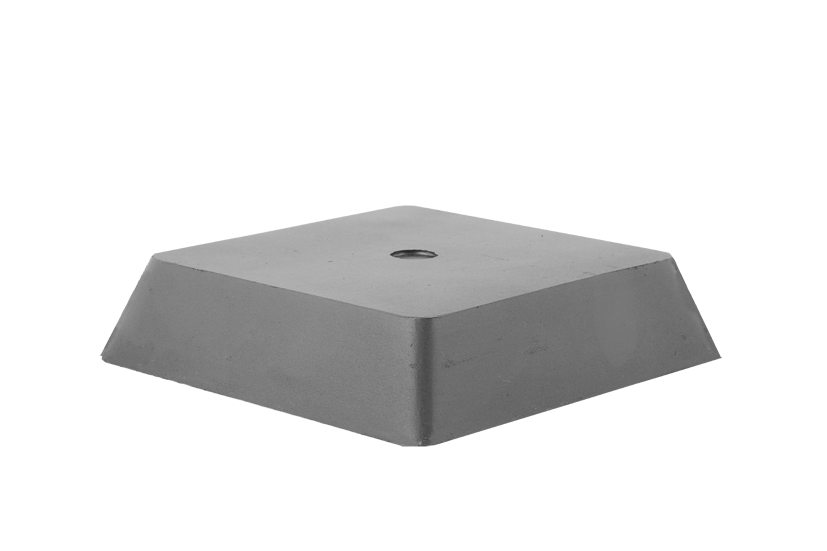 Vorderansicht eines schwarzen, quadratischen Gummi-Pyramidenklotzes (Artikelnummer 165037) für Scherenhebebühnen.