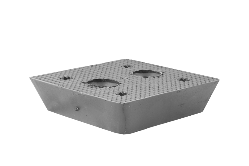 Rückansicht eines schwarzen, quadratischen Gummi-Pyramidenklotzes (Artikelnummer 165037) für Scherenhebebühnen.