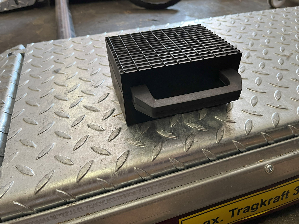 Gummiklotz "mit Sicherheitsgriff" für universelle Verwendung auf Scherenhebebühnen 160 x 120 x 80 mm