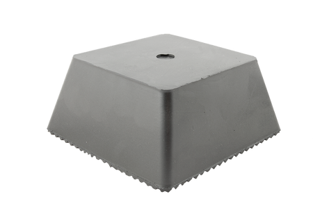 Vorderansicht eines schwarzen, quadratischen Gummi-Pyramidenklotzes (Artikelnummer 165030) für Scherenhebebühnen.