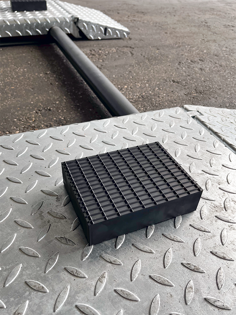 Rubber block for JAB BECKER, AUTOP universal use on scissor lifts dimensions 160 x 120 x 40 mm