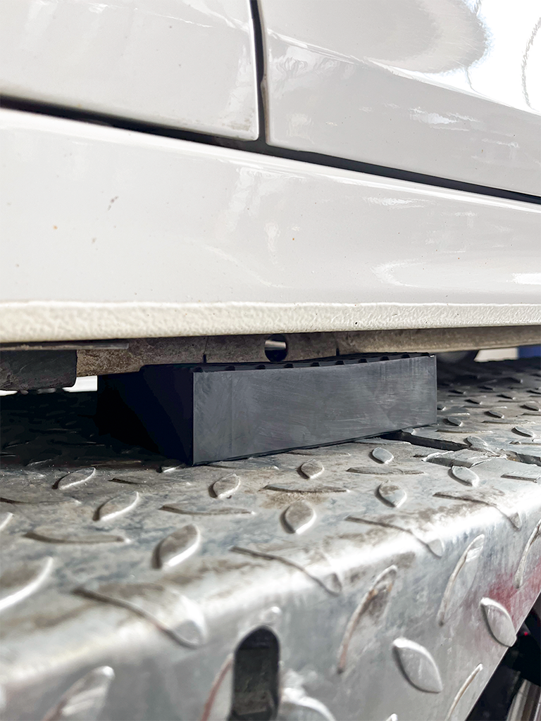 Rubber block for JAB BECKER, AUTOP universal use on scissor lifts dimensions 160 x 120 x 40 mm