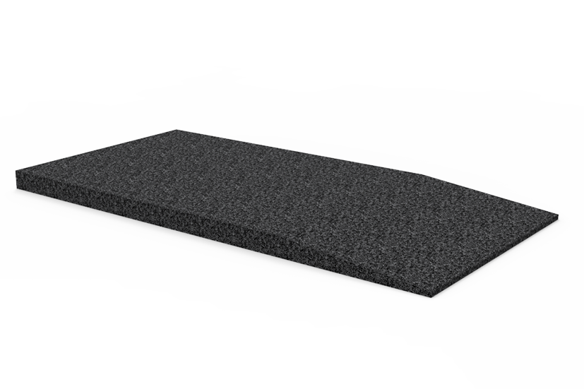 Schwarze, rechteckige Auffahrrampe (Artikelnummer GG-D1000.H40) für KFZ-Scherenhebebühnen.