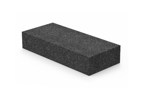 Vorderansicht eines schwarzen, rechteckigen Polymerklotzes (Artikelnummer PB-K03415.H60) zum Heben von Fahrzeugen.